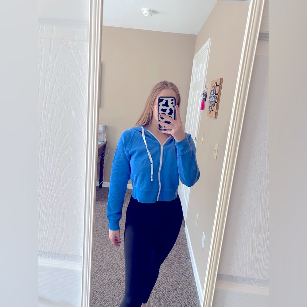 Cropped zip up